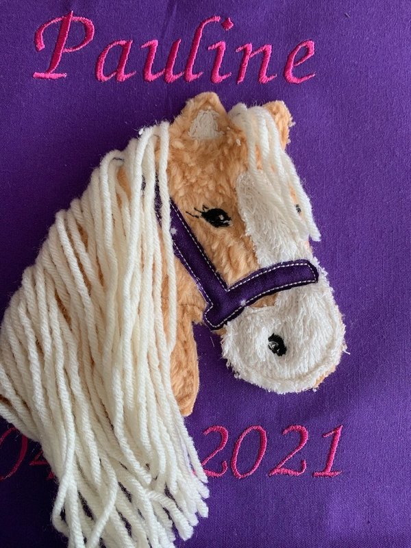 Schultüte mit Namen lila Pferd